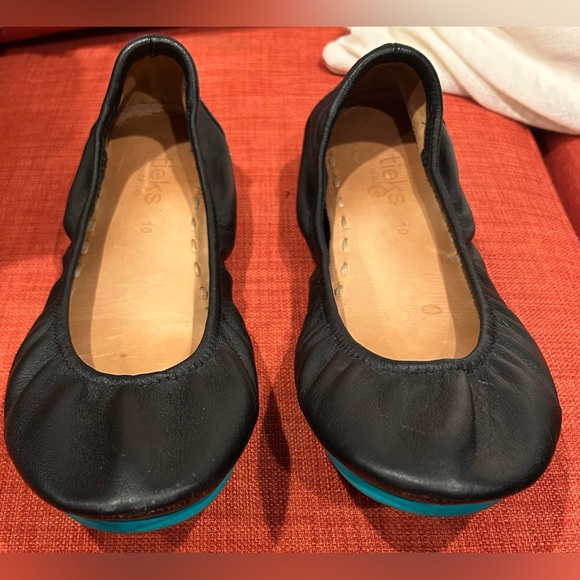 Tieks Woman's Black Leather Ballet Flats Size 10 - Picture 10 of 11
